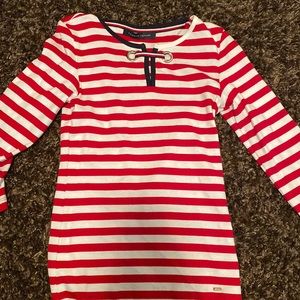 brand new tommy hilfiger mid-sleeve tee